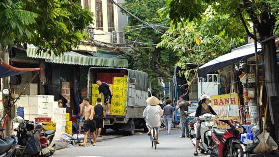 Toàn cảnh một góc Ngõ Gốc Đề tấp nập tại phường Minh Khai, quận Hoàng Mai, Hà Nội